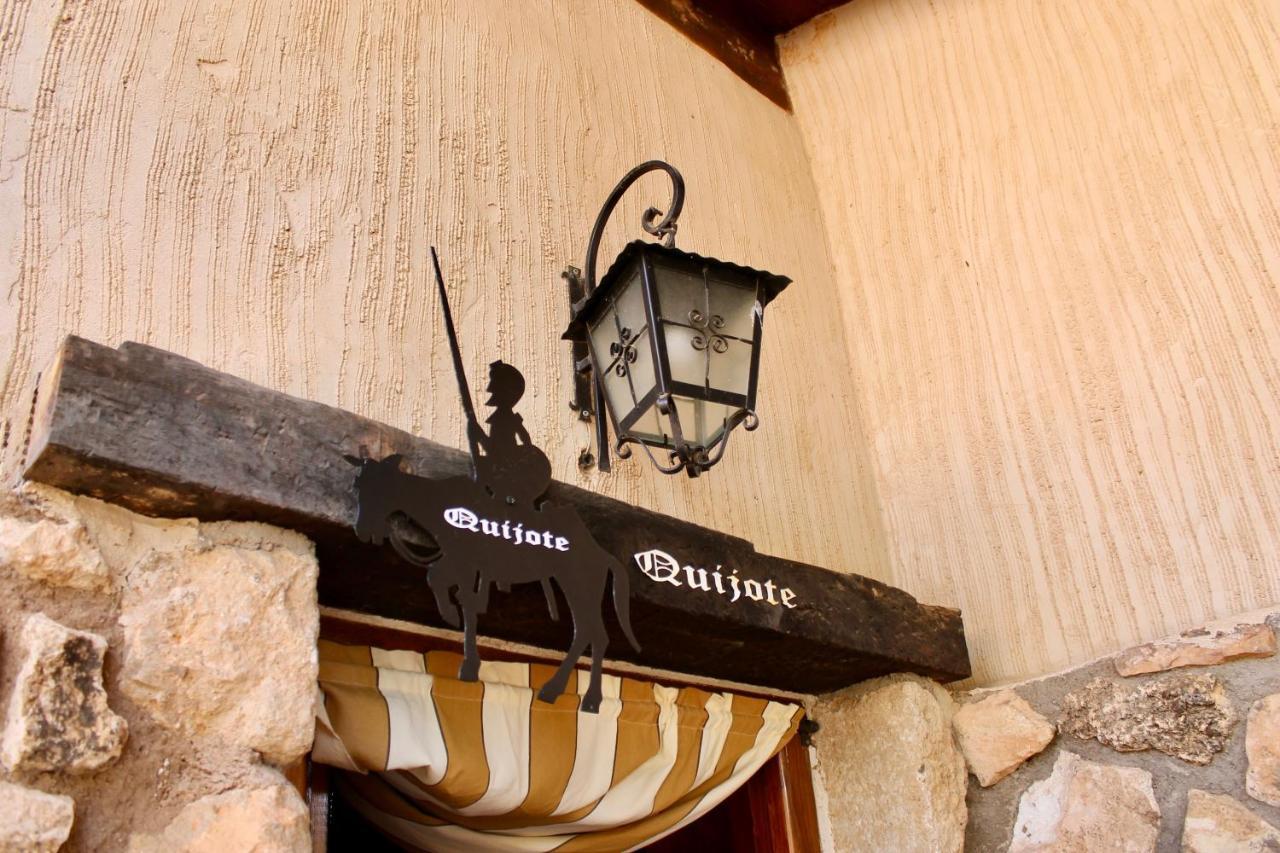 أوسا دي مونتيل Casas Rurales Con Jacuzzi Quijote Y Sancho المظهر الخارجي الصورة