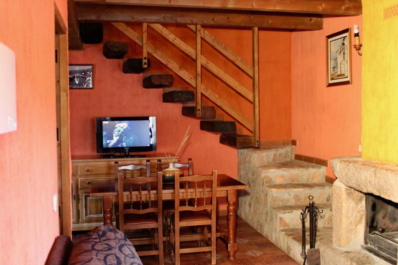 أوسا دي مونتيل Casas Rurales Con Jacuzzi Quijote Y Sancho المظهر الخارجي الصورة